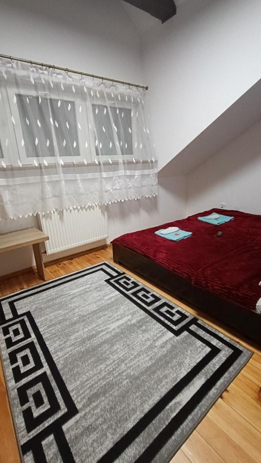 Saska Ochota Forest Guest House Варшава Экстерьер фото