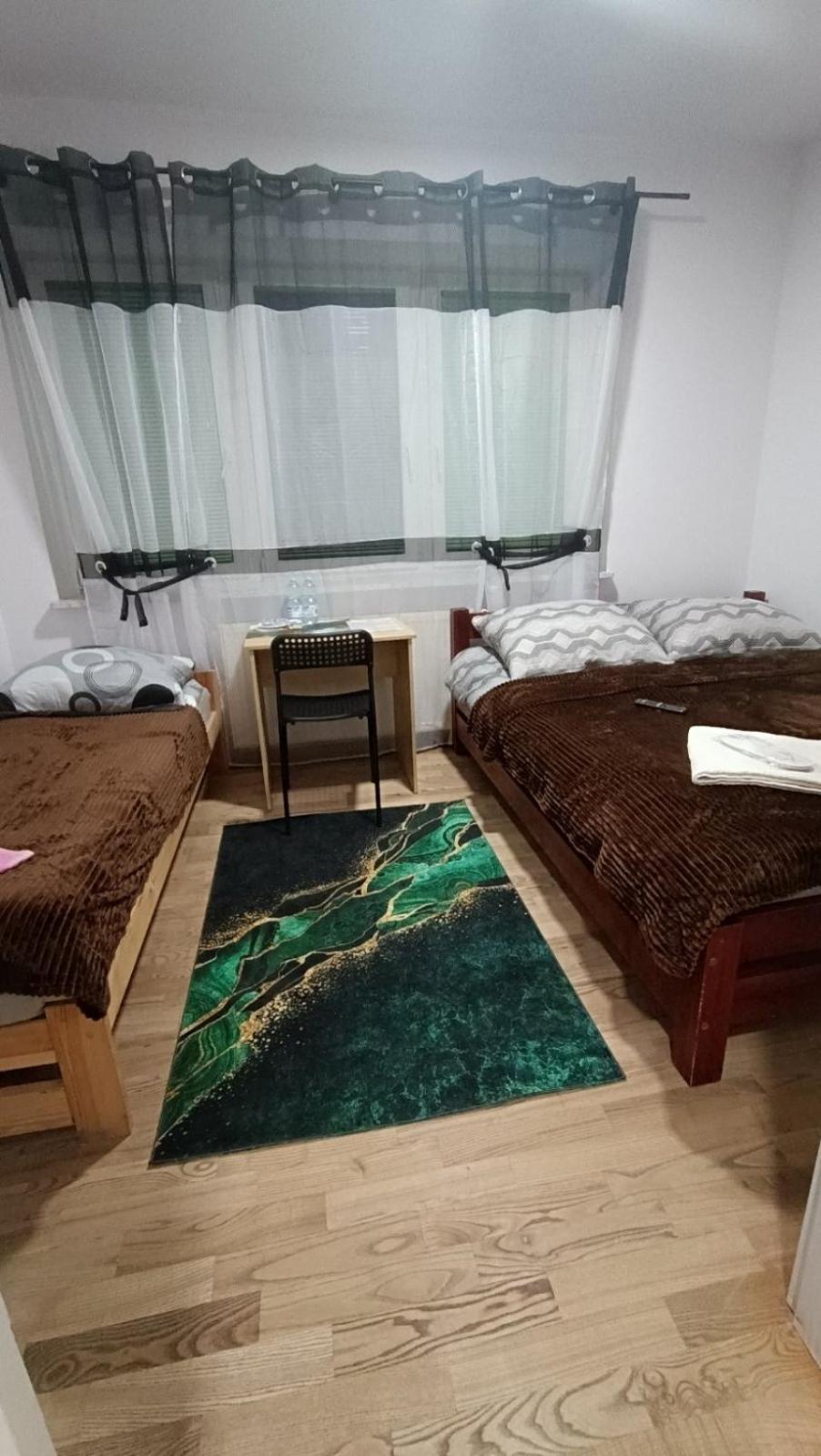 Saska Ochota Forest Guest House Варшава Экстерьер фото